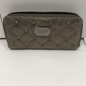New MICHAEL KORS Dark Gray Quilted Leather Wallet
